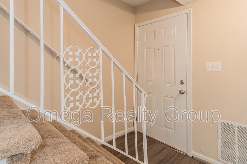 3308 Warringwood Dr - Photo 3 of 29