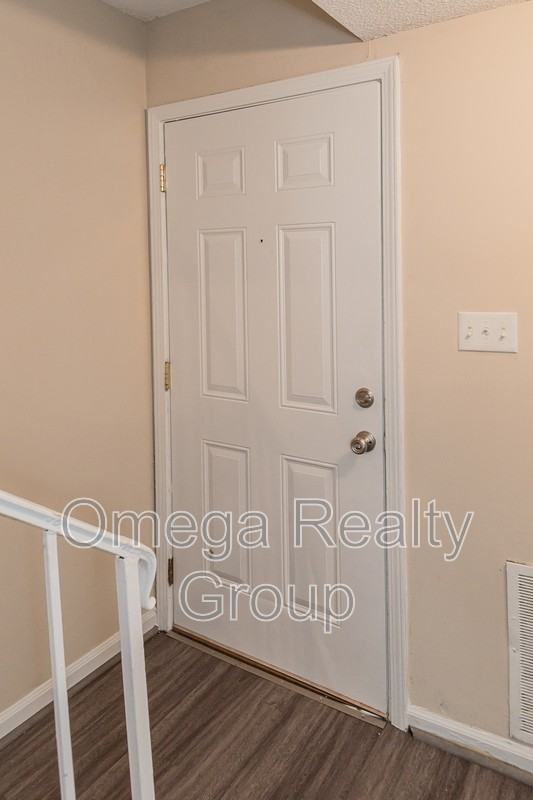 3308 Warringwood Dr - Photo 4 of 29