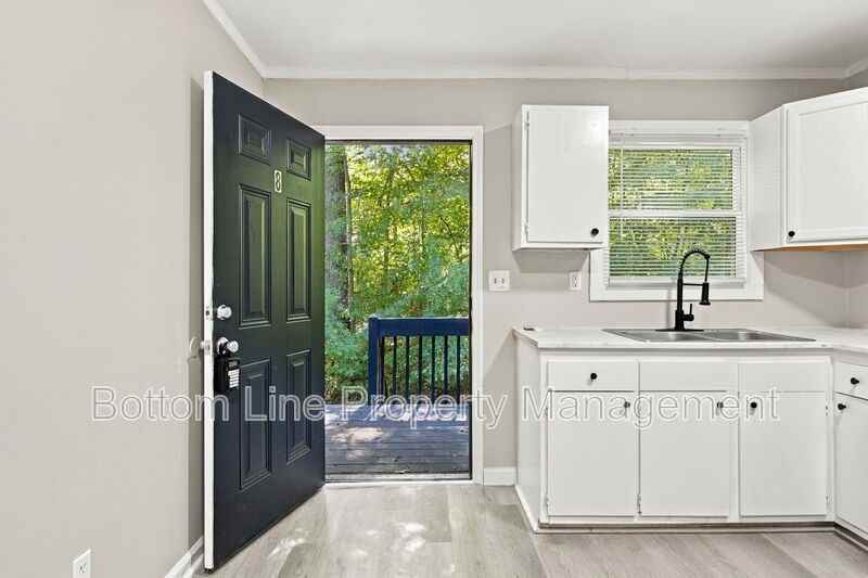 909 S Carolina Ave #8 - Photo 4 of 31