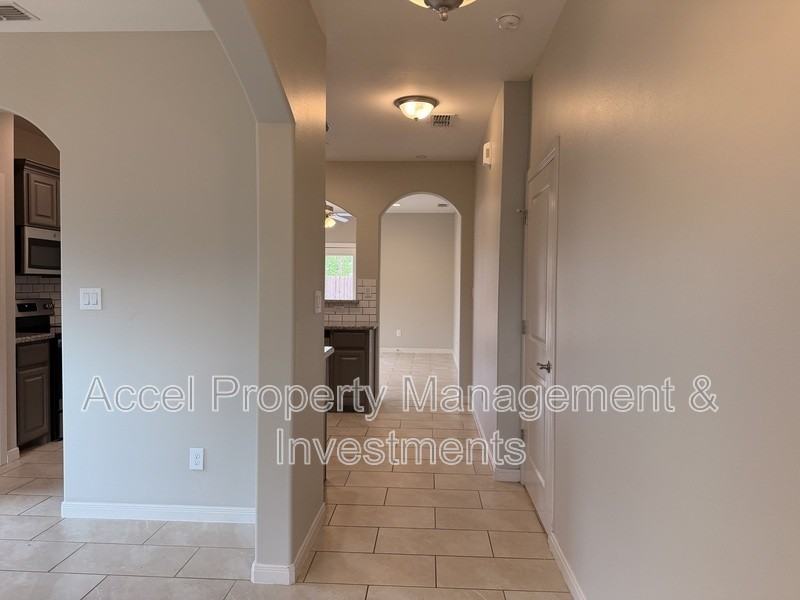 500 S Paseo Del Rey St - Photo 4 of 23
