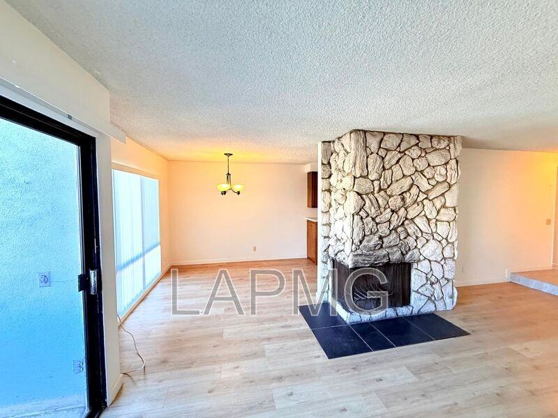1275 Barry Ave #5 - Photo 4 of 27
