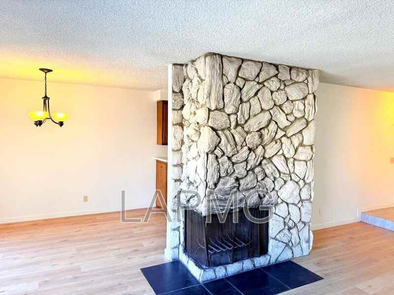 1275 Barry Ave #5 - Photo 7 of 27