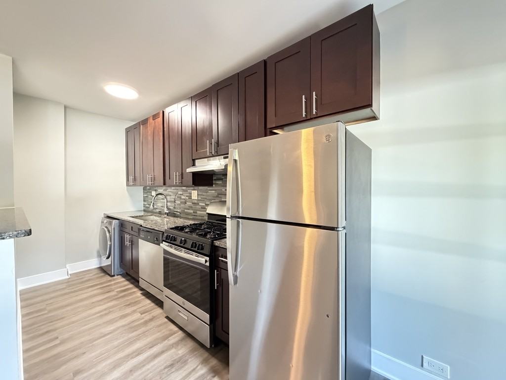 730 Judson Ave #09 - Photo 2 of 21