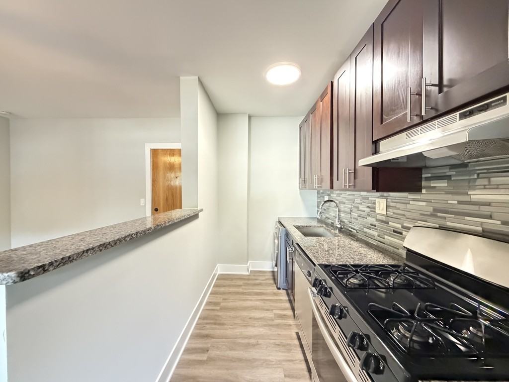 730 Judson Ave #09 - Photo 3 of 21
