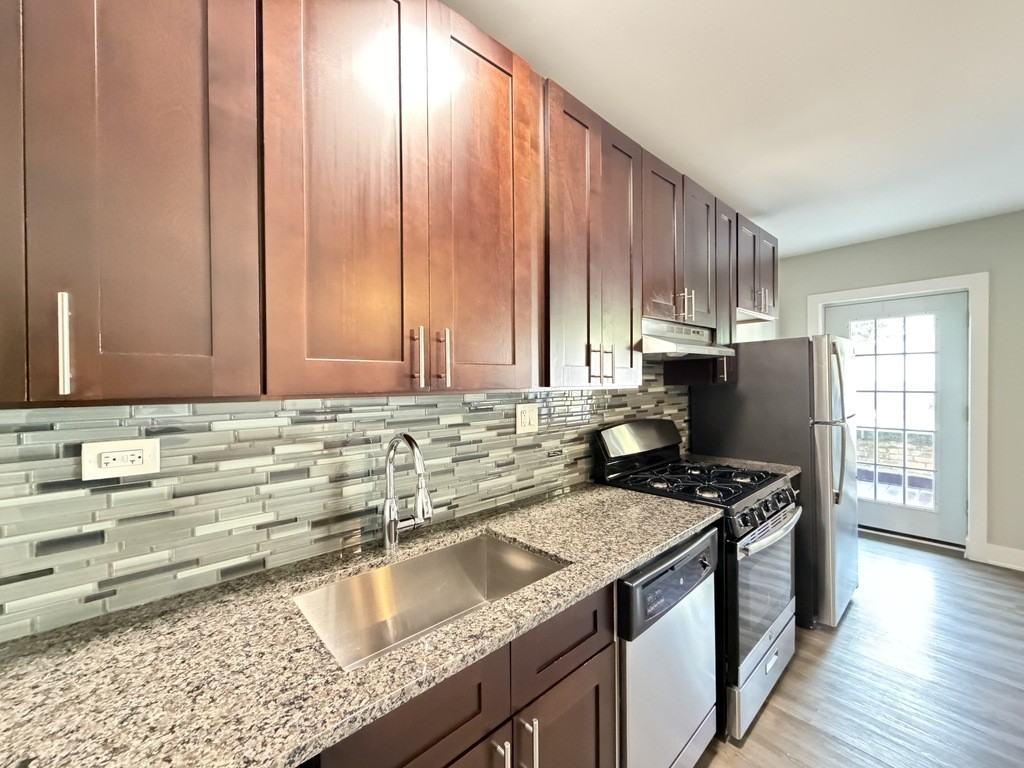 730 Judson Ave #09 - Photo 4 of 21