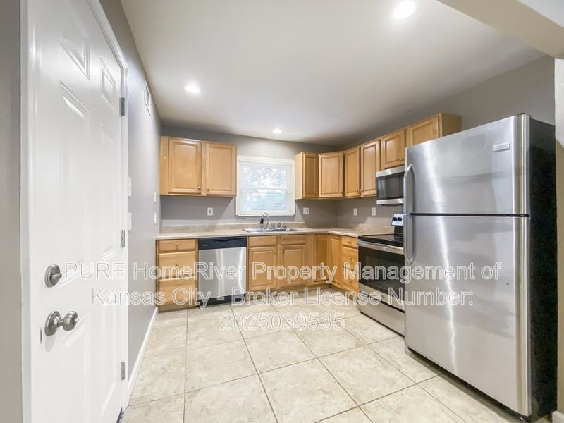 7669 Rainbow Dr - Photo 2 of 22