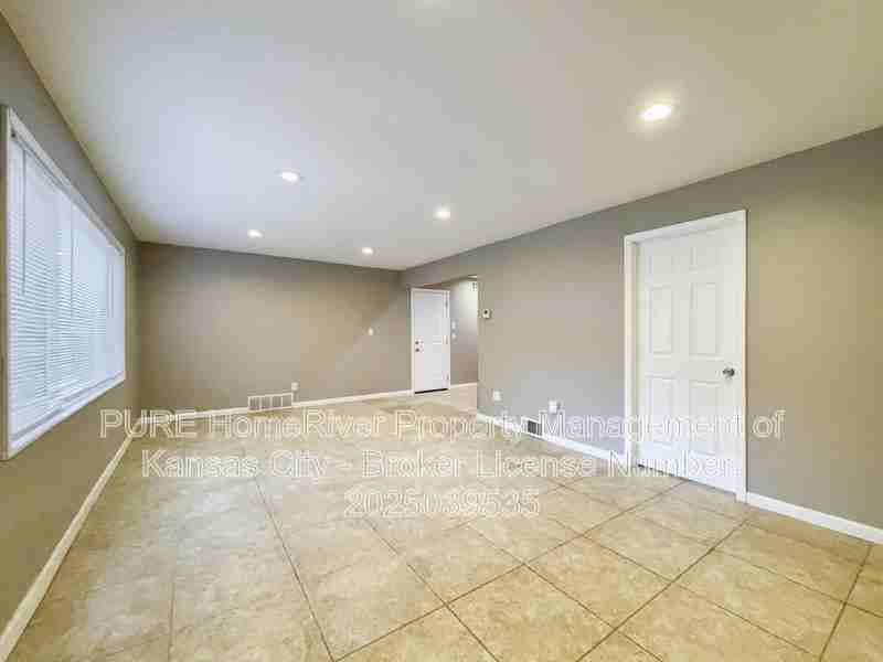 7669 Rainbow Dr - Photo 7 of 22
