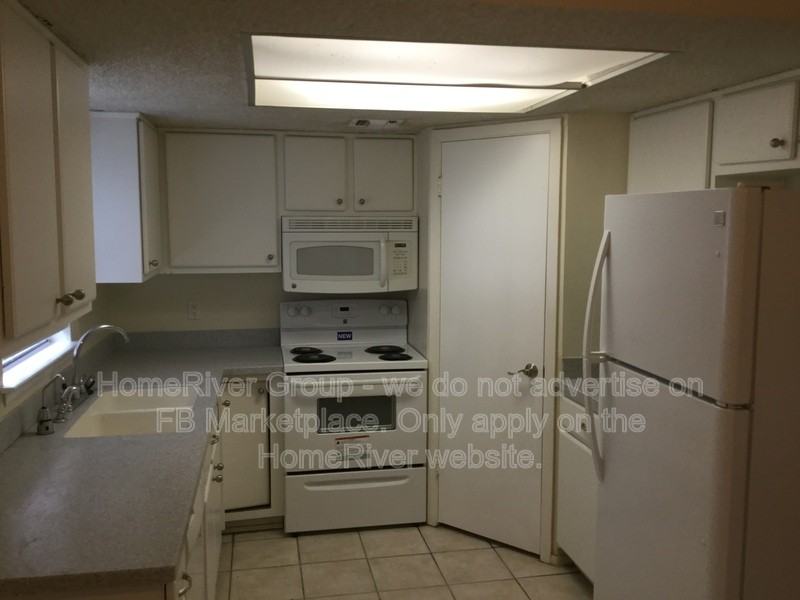 1051 Gallatin Dr - Photo 3 of 13