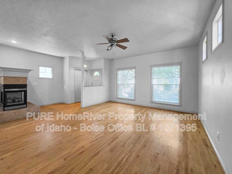 419 W Hale St - Photo 3 of 19