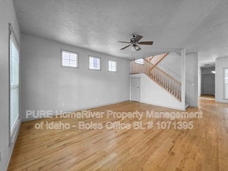 419 W Hale St - Photo 4 of 19