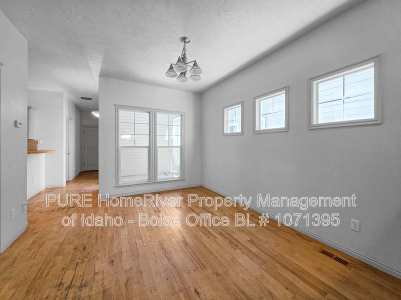 419 W Hale St - Photo 5 of 19