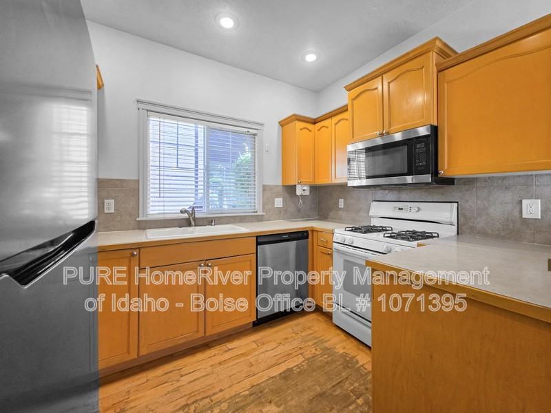 419 W Hale St - Photo 6 of 19