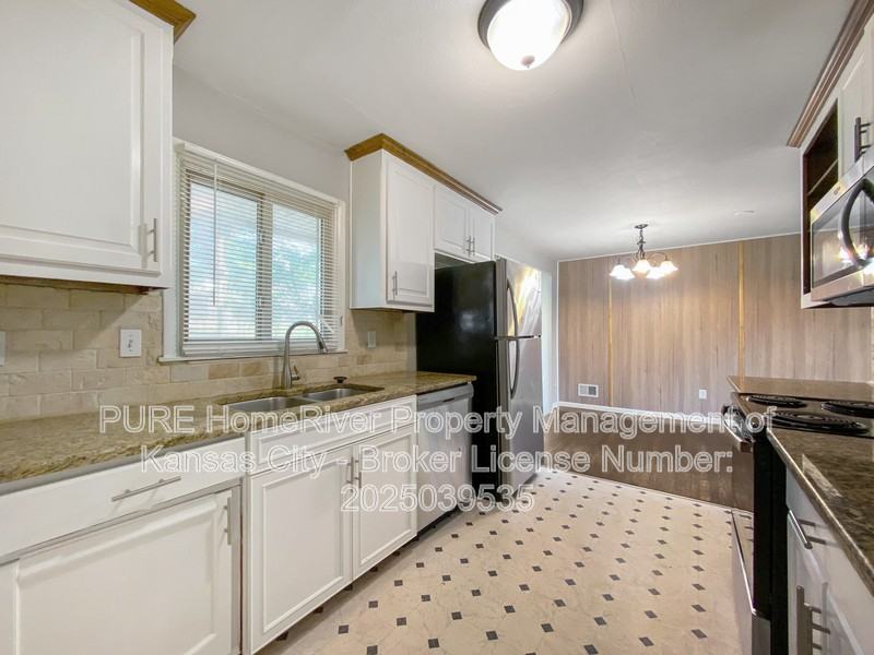 418 Ne 55th St - Photo 2 of 21