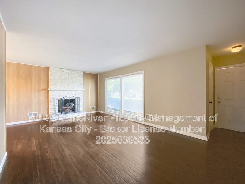 418 Ne 55th St - Photo 3 of 21