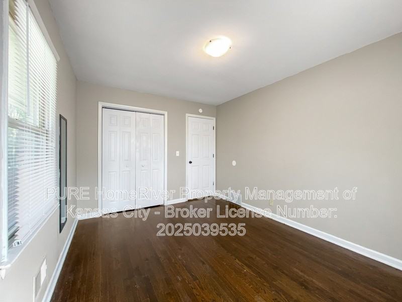 418 Ne 55th St - Photo 7 of 21