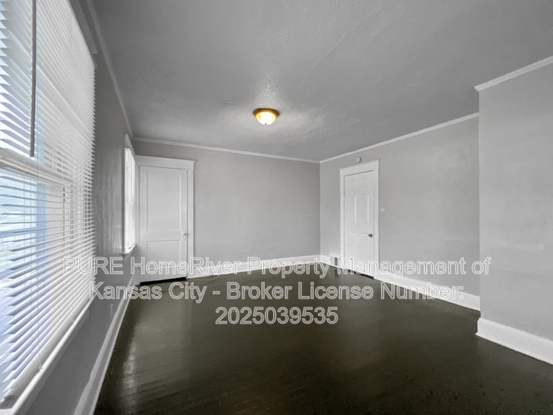 4533 Wabash Ave - Photo 5 of 22
