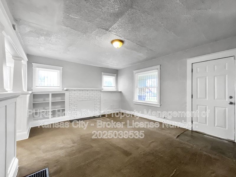 4533 Wabash Ave - Photo 6 of 22
