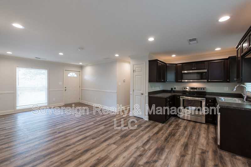 455 Bolton Rd Nw - Photo 3 of 19