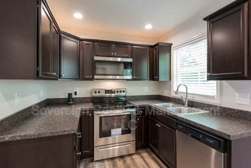 455 Bolton Rd Nw - Photo 4 of 19