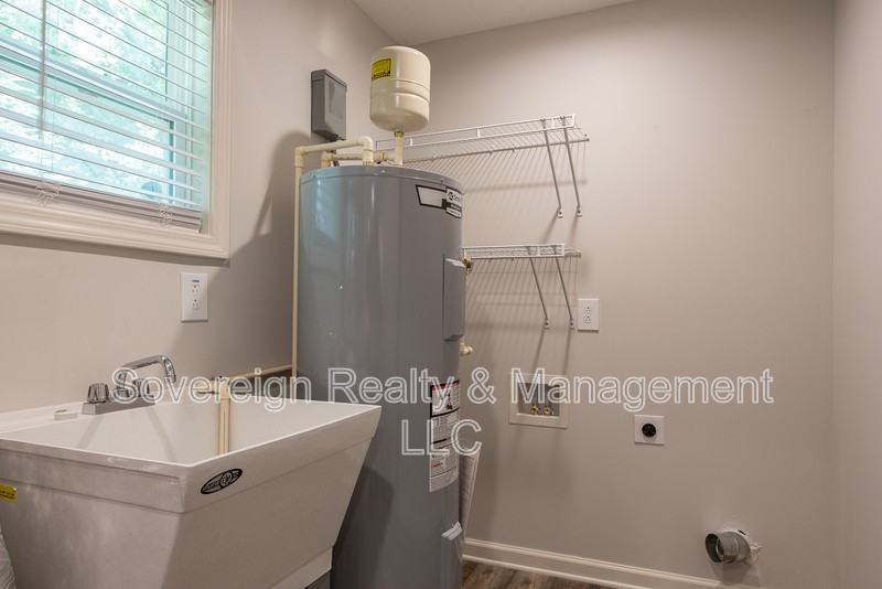 455 Bolton Rd Nw - Photo 6 of 19
