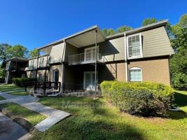 featured image of 2711 Fairlee Dr #A4