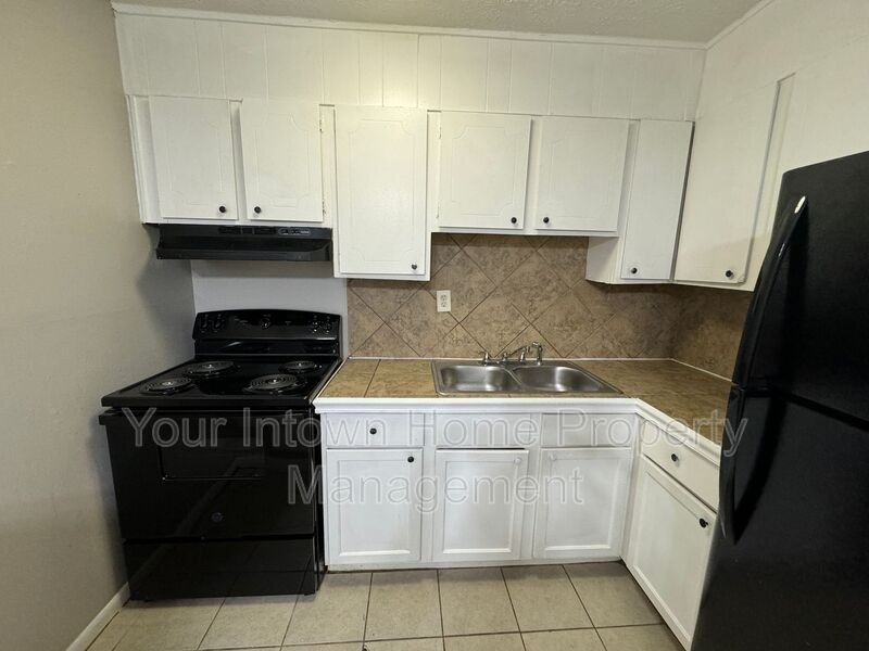 2711 Fairlee Dr #A4 - Photo 5 of 14