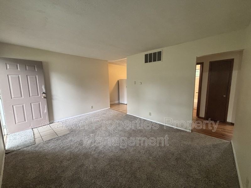806 W 25th St - Photo 5 of 17