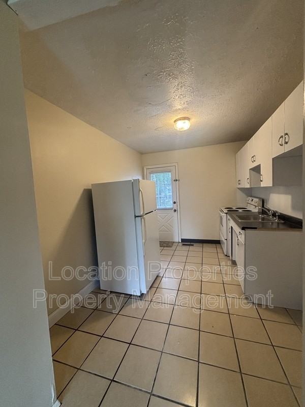 806 W 25th St - Photo 6 of 17