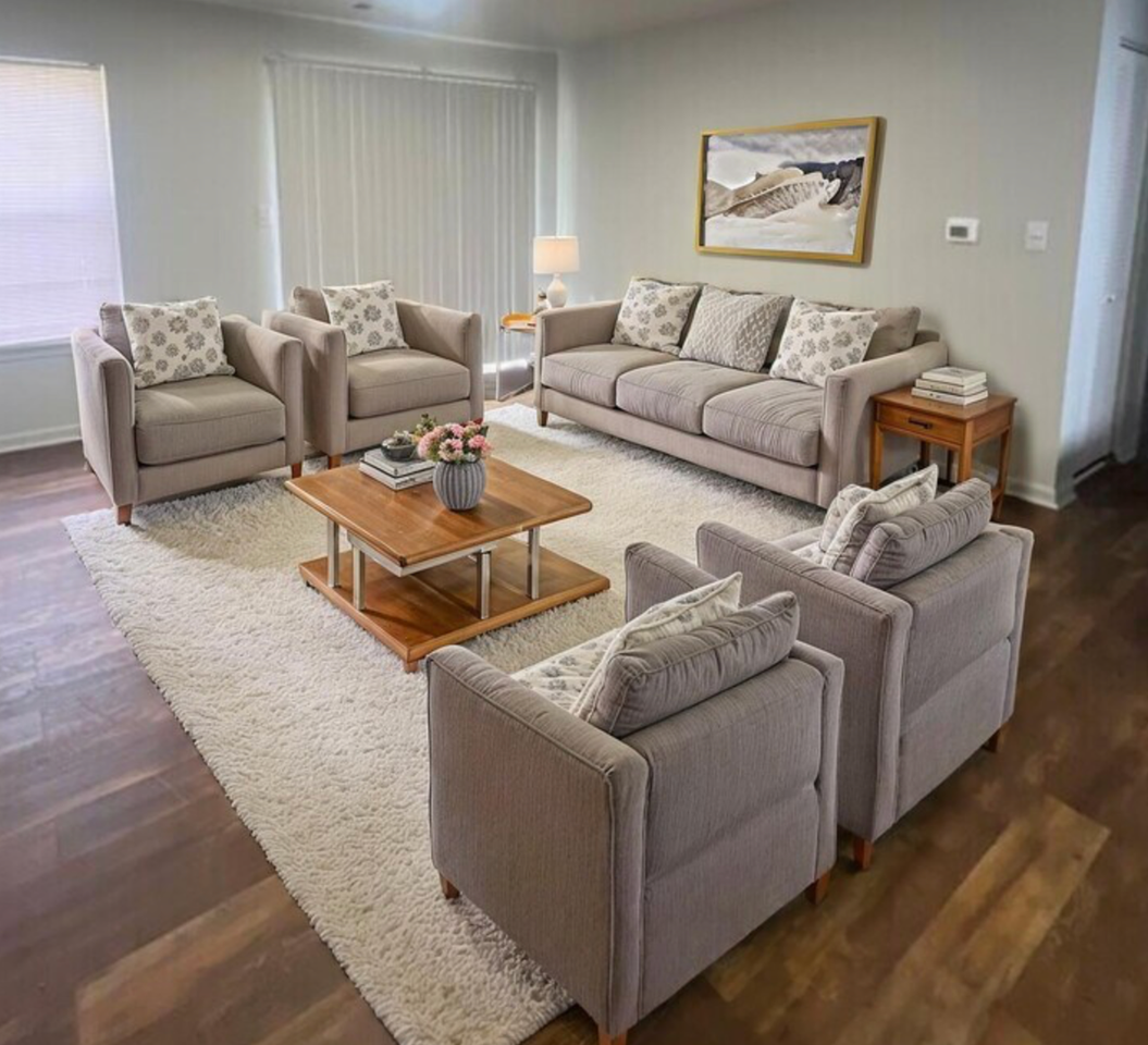 Ashton View Apartments - Photo 2 of 7
