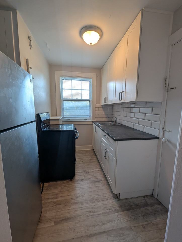 1551 Assumption Street #9 - Photo 4 of 9