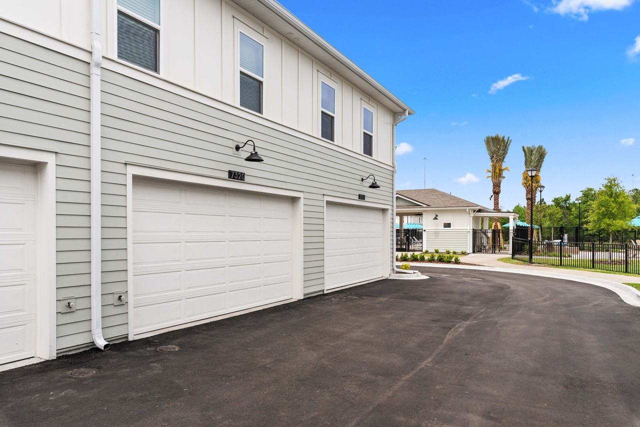 Viridian Southside Quarter - Photo 6 of 33