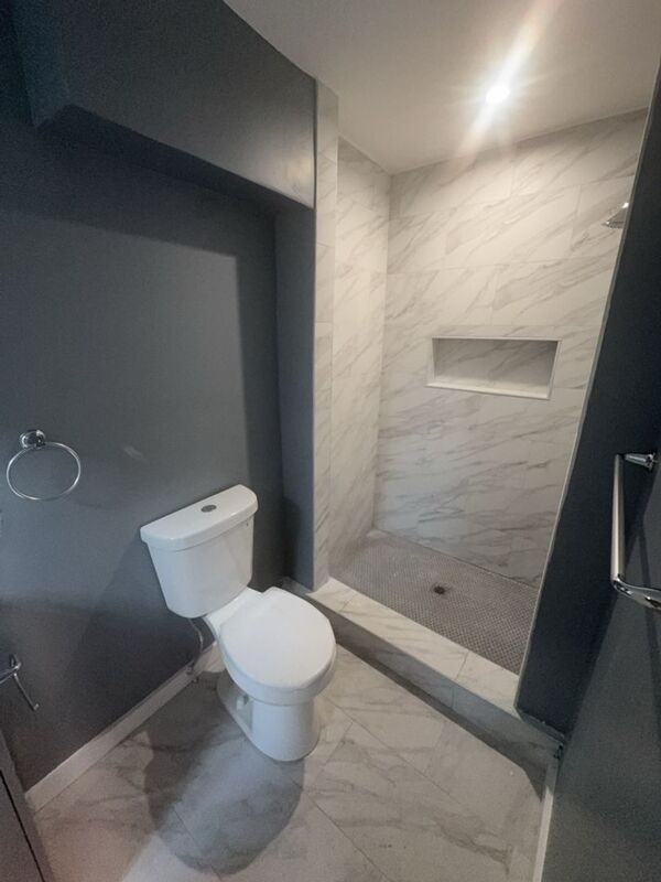 934 W Walnut St #1stFL - Photo 2 of 14