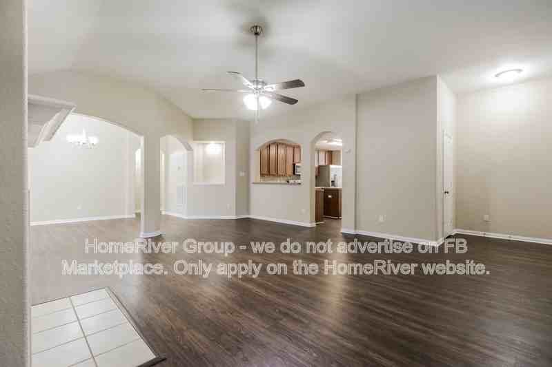 3721 Treasure Island Dr - Photo 3 of 21