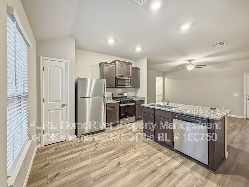 1609 Vermilion Ln - Photo 7 of 29
