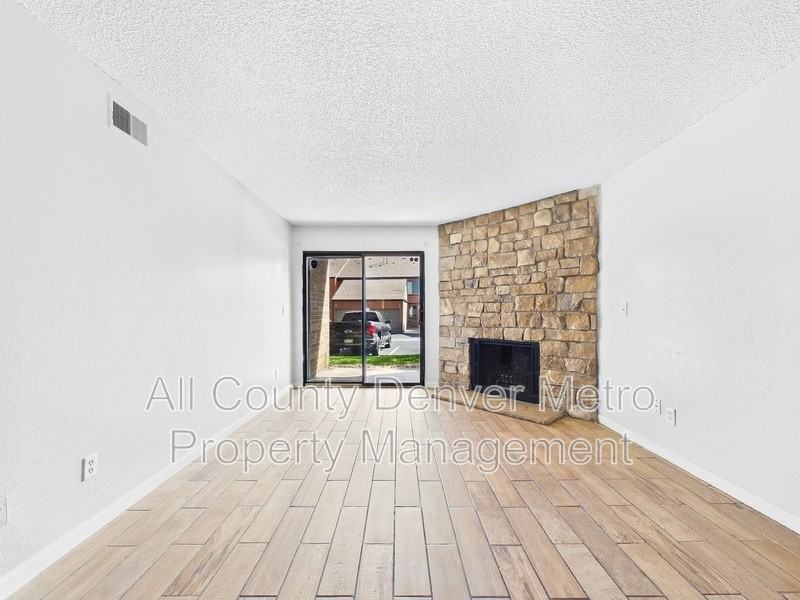 447 Wright St #118 - Photo 4 of 19