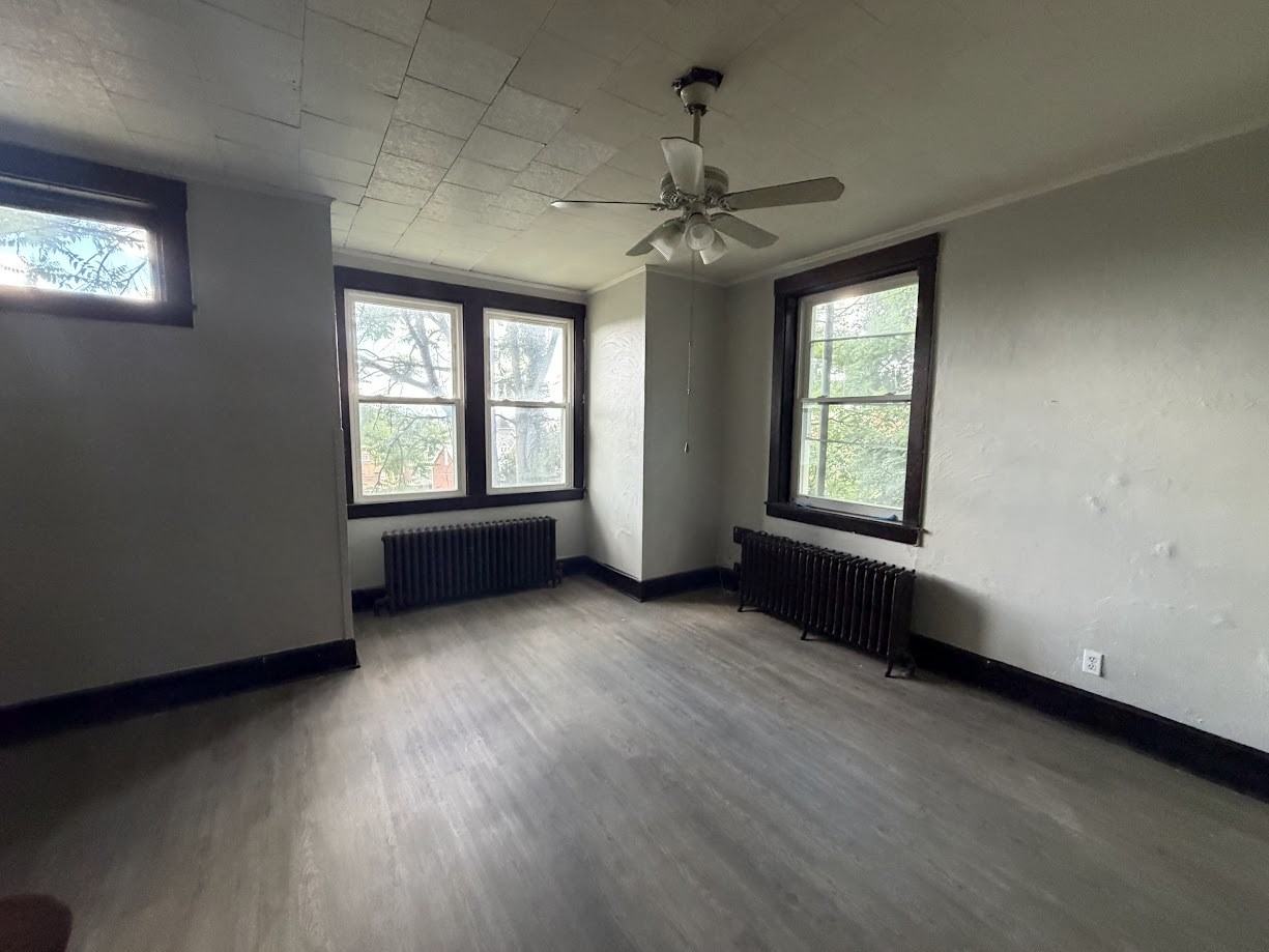 219 Suncrest Street - Photo 2 of 7