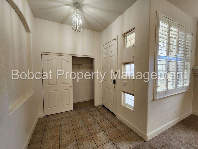 2932 Oxbow Dr - Photo 4 of 31
