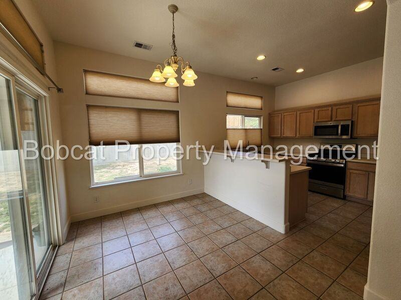 2932 Oxbow Dr - Photo 7 of 31