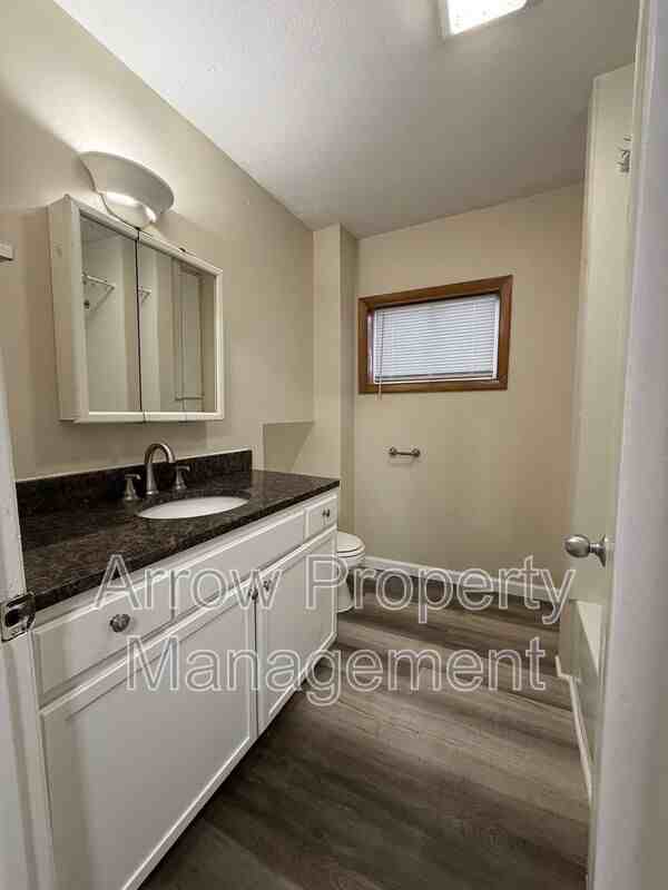 1300 N 26th St - Photo 7 of 20