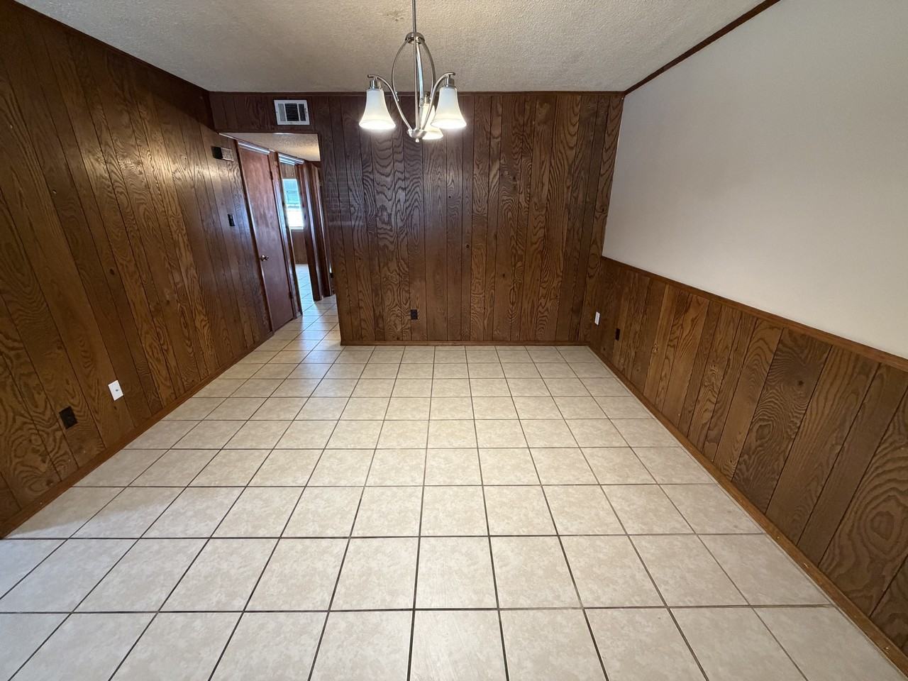 710 E O St, Russellville, AR - Photo 3 of 28