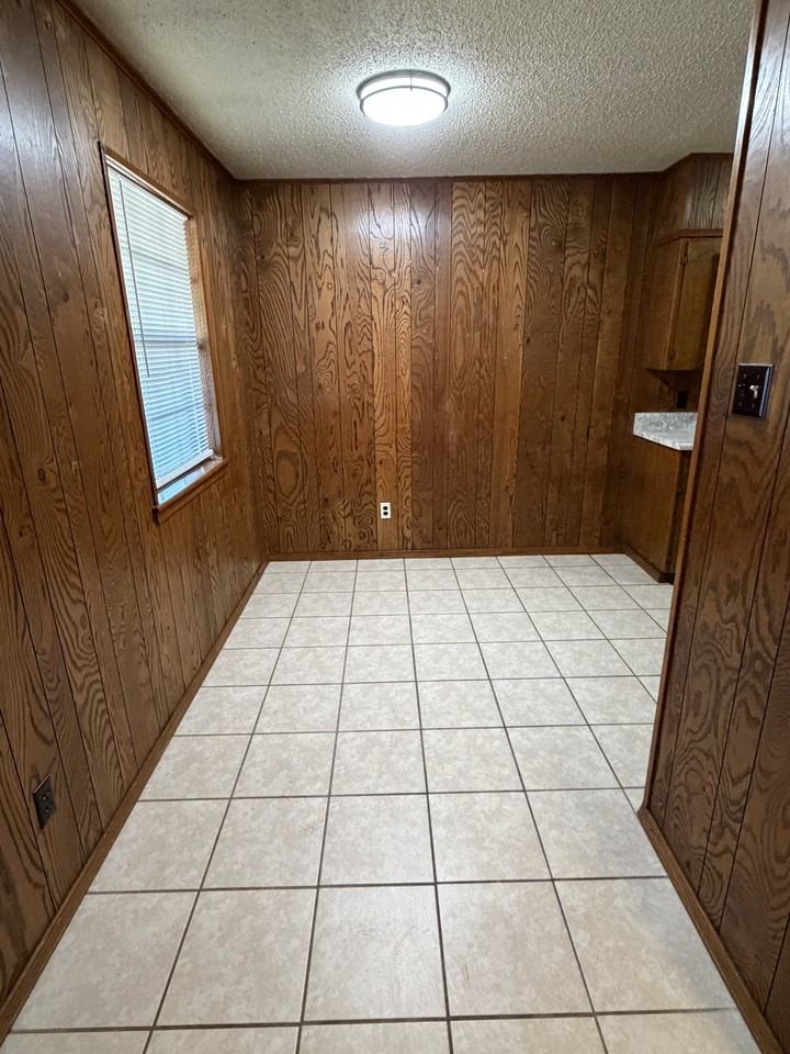 710 E O St, Russellville, AR - Photo 5 of 28