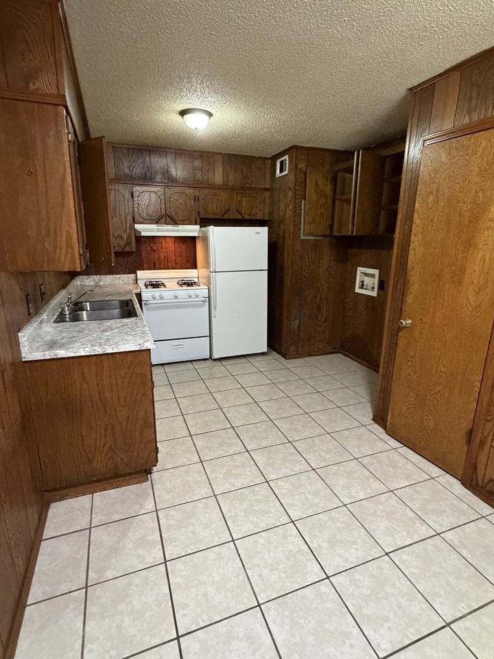 710 E O St, Russellville, AR - Photo 6 of 28