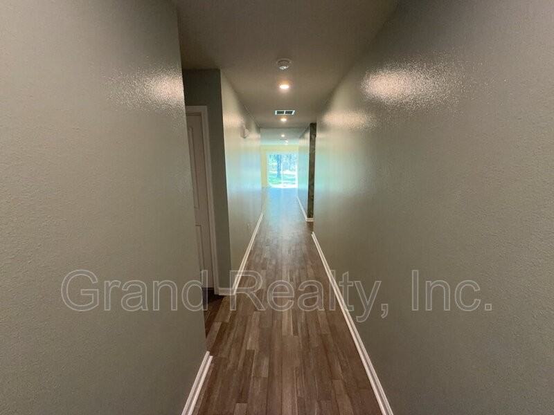 1919 Pineview Church Rd - Photo 2 of 24