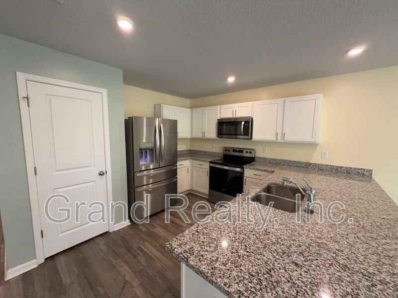 1919 Pineview Church Rd - Photo 5 of 24