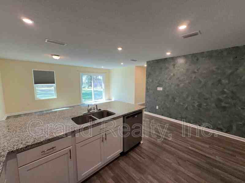 1919 Pineview Church Rd - Photo 6 of 24