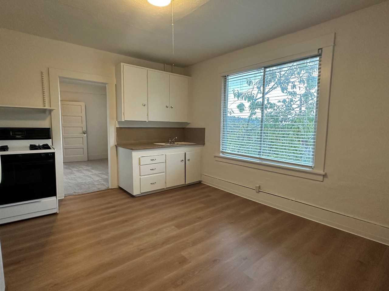 Delridge: 3837-3843 23rd Ave SW - Photo 2 of 11