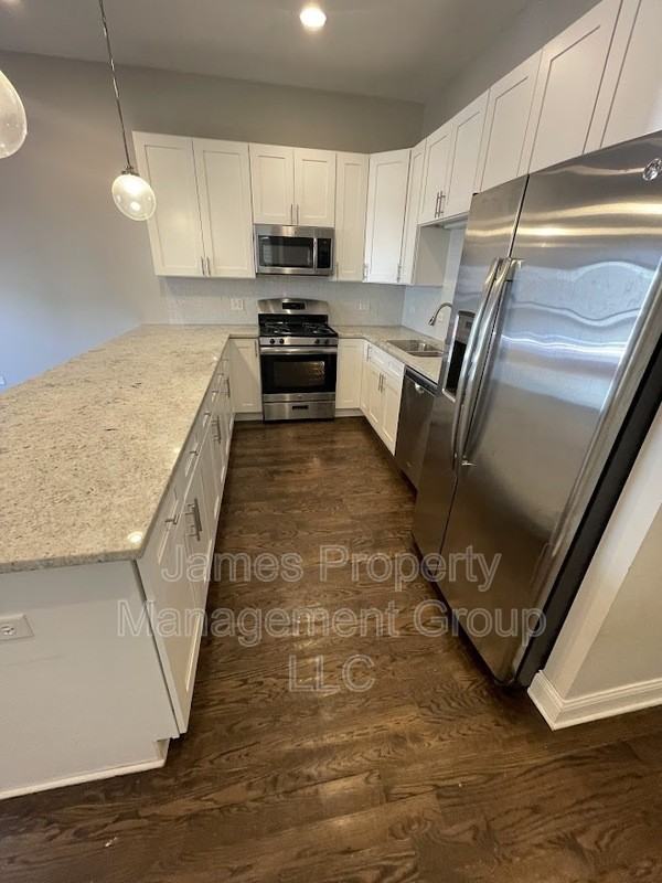 2511 W Cortland St - Photo 3 of 11