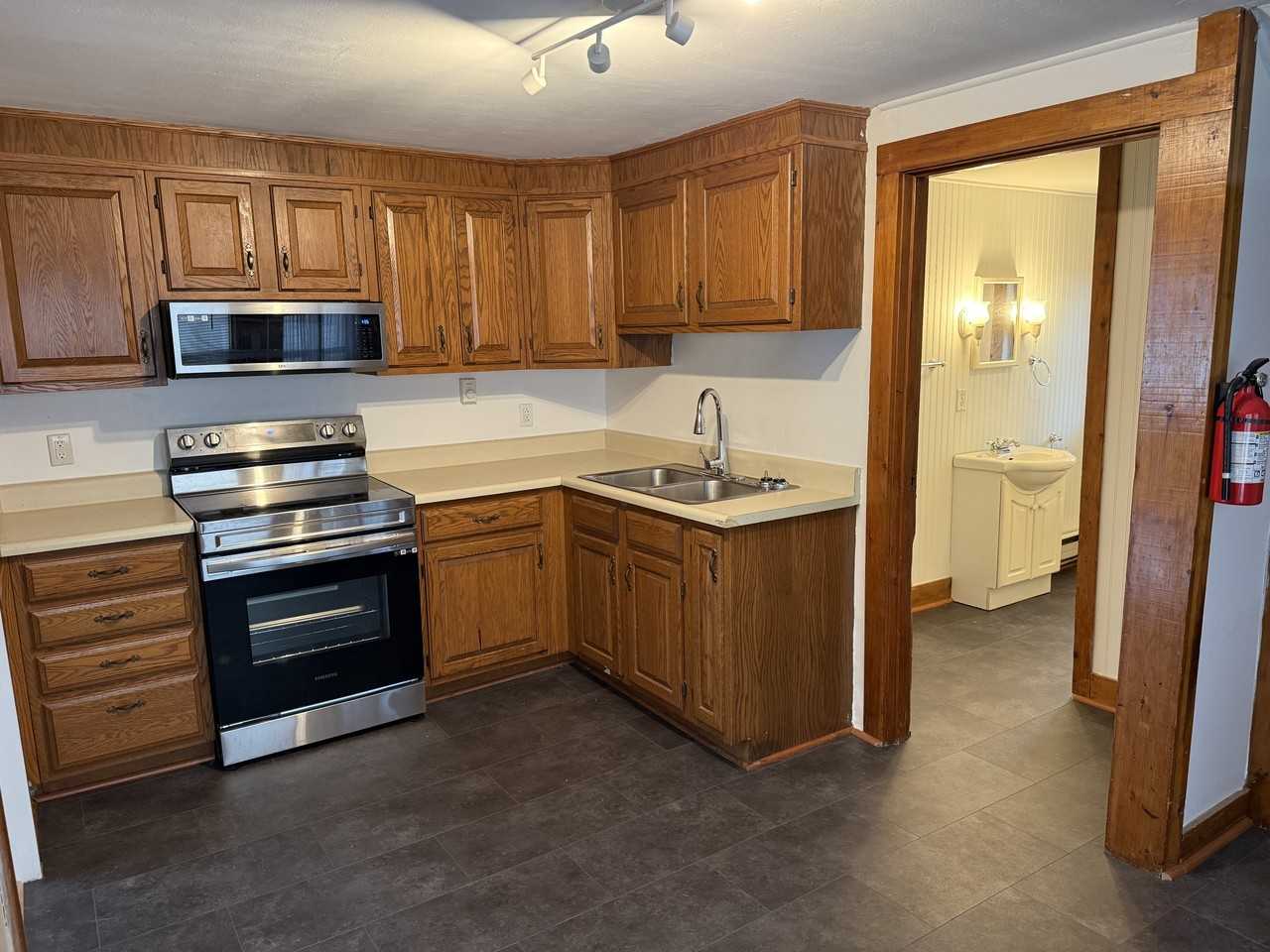 515 East High Street - Photo 4 of 14