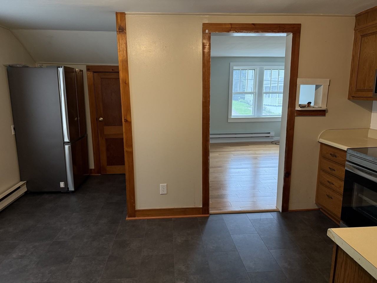 515 East High Street - Photo 5 of 14