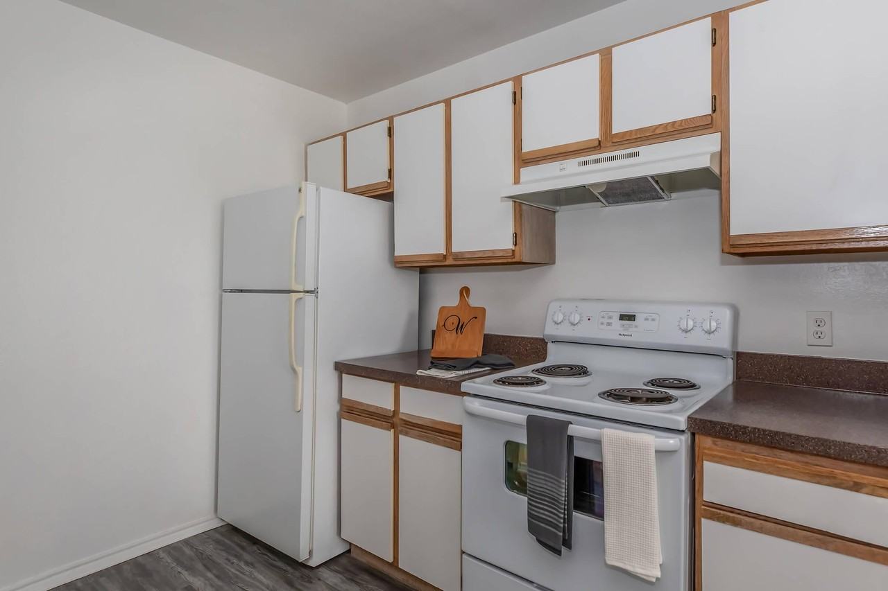Oak Meadows Townhomes - Photo 4 of 48